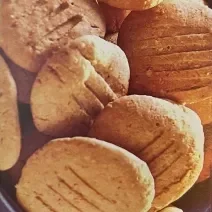 Imagem da receita de biscoitinho de coco sem glúten e lactose, em um pote