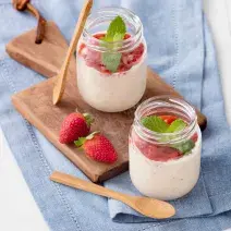 iogurte-vitamina-frutas-aveia-geleia-morango-copinho-receitas-nestle