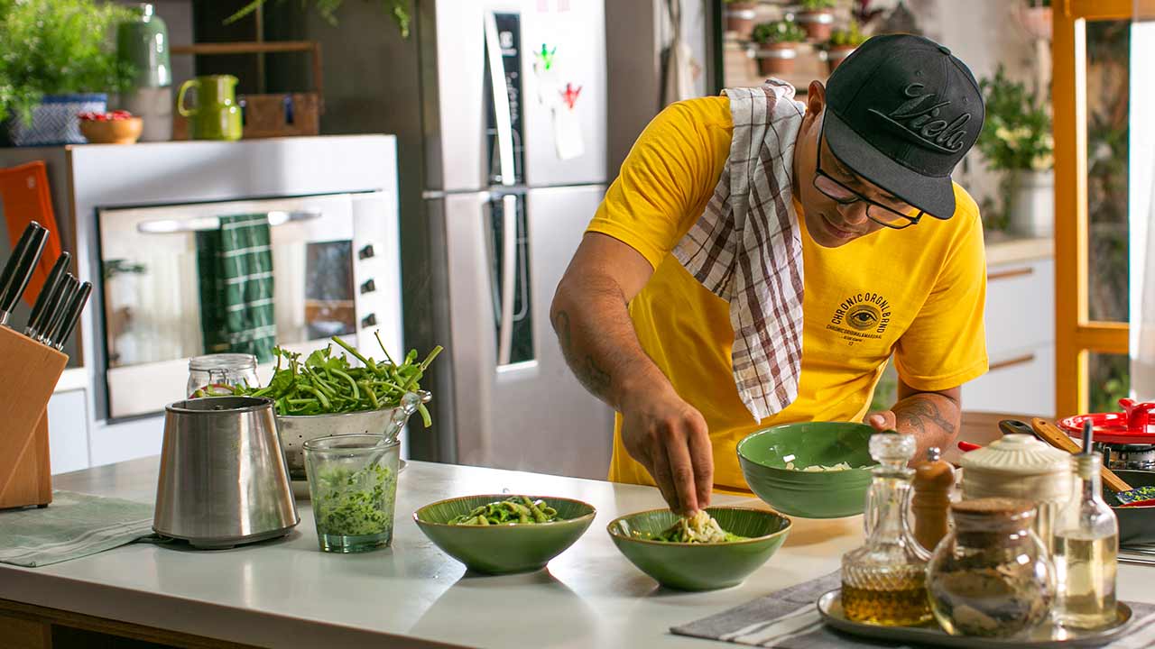 Penne ao Pesto de Agrião Penne ao Pesto de Agrião