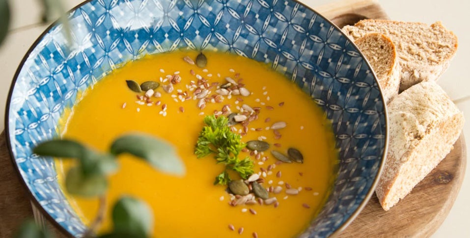 Sopas e Caldos para o inverno: Sopa de cor amarela