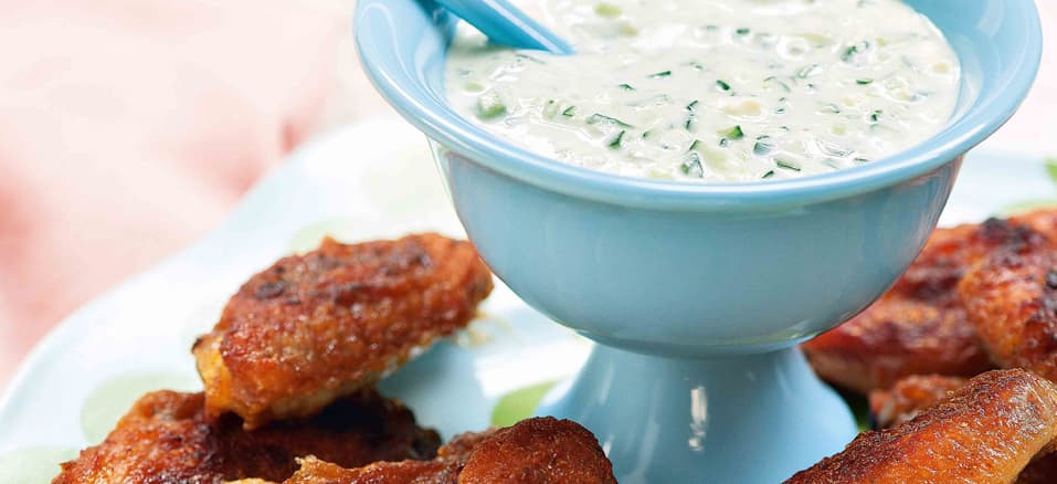 Asinhas de Frango com Molho Refrescante Almoço de domingo: Asinhas de Frango com Molho Refrescante