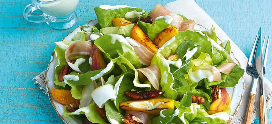Saladas de Natal: Saladas com frutas e agridoces, salada com pêssego