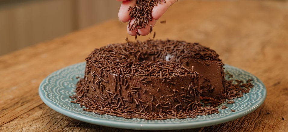 Ceia de Natal na AirFryer: Bolo de chocolate com brigadeiro