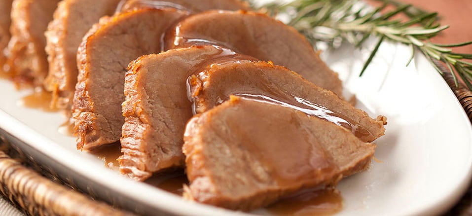 Carne de Panela ao Molho de Vinho Cortes de Carne Bovina: Carne de Panela ao Molho de Vinho