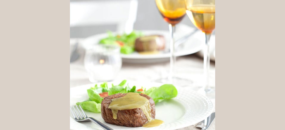 Medalhões de Filé Mignon ao molho de mostarda Cortes de Carne Bovina: Medalhões de Filé Mignon ao molho de mostarda