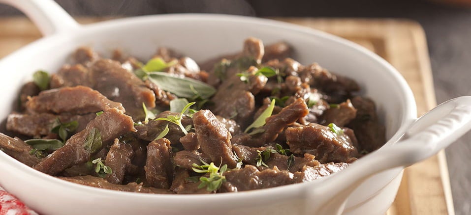 Tirinhas de Carne ao Molho de Ervas Cortes de Carne Bovina: Tirinhas de Carne ao Molho de Ervas