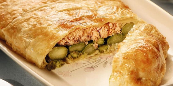 Salmão em Crosta de Massa Folhada Colomba Pascal: Salmão em Crosta de Massa Folhada
