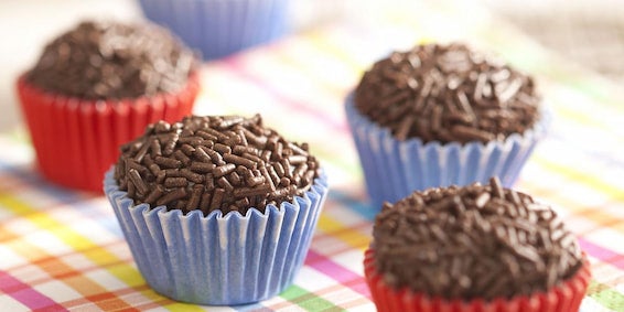 Dueto Nescau + Moça: Brigadeiro