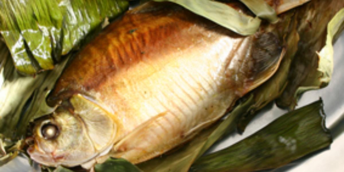 Almoço de Dia das Mães: Peixe na Folha da Bananeira