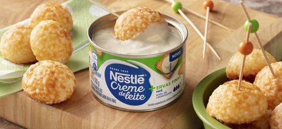 Bolinho de Tapioca com Patê de Ervas Finas Bolinho de Tapioca com Patê de Ervas Finas