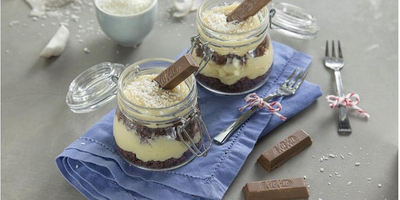 Docinhos Fáceis: Bolo de pote de chocolate com KitKat