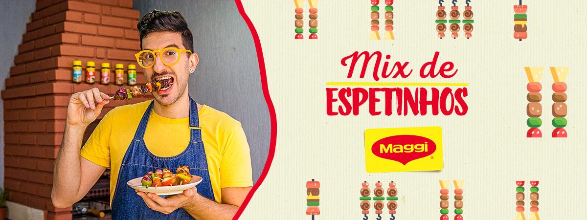 Mix de Espetinhos Lucas está comendo, vestindo uma camiseta amarela e um avental jeans. Também está escrito mix de Espetinhos e o logo de Maggi