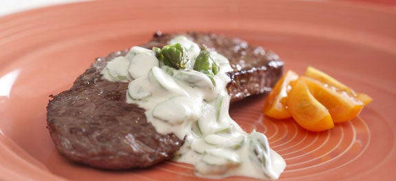 Filé ao Creme de Aspargos Frutas de Julho, Verduras de Julho: Filé ao Creme de Aspargos