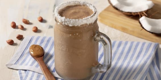 Receitas de Milk-shake: Smoothies, Smoothie de coco pasta de amendoim e molico origem vegetal
