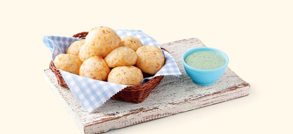 Pão de Queijo Diferente com Requeijão de Espinafre Frutas de Julho, Verduras de Julho: Pão de Queijo Diferente com Requeijão de Espinafre