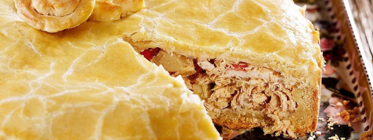 Capa: Torta salgada Torta recheada com frango