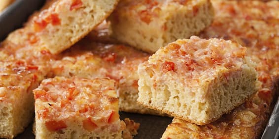 torta de pao de forma com atum e cenoura