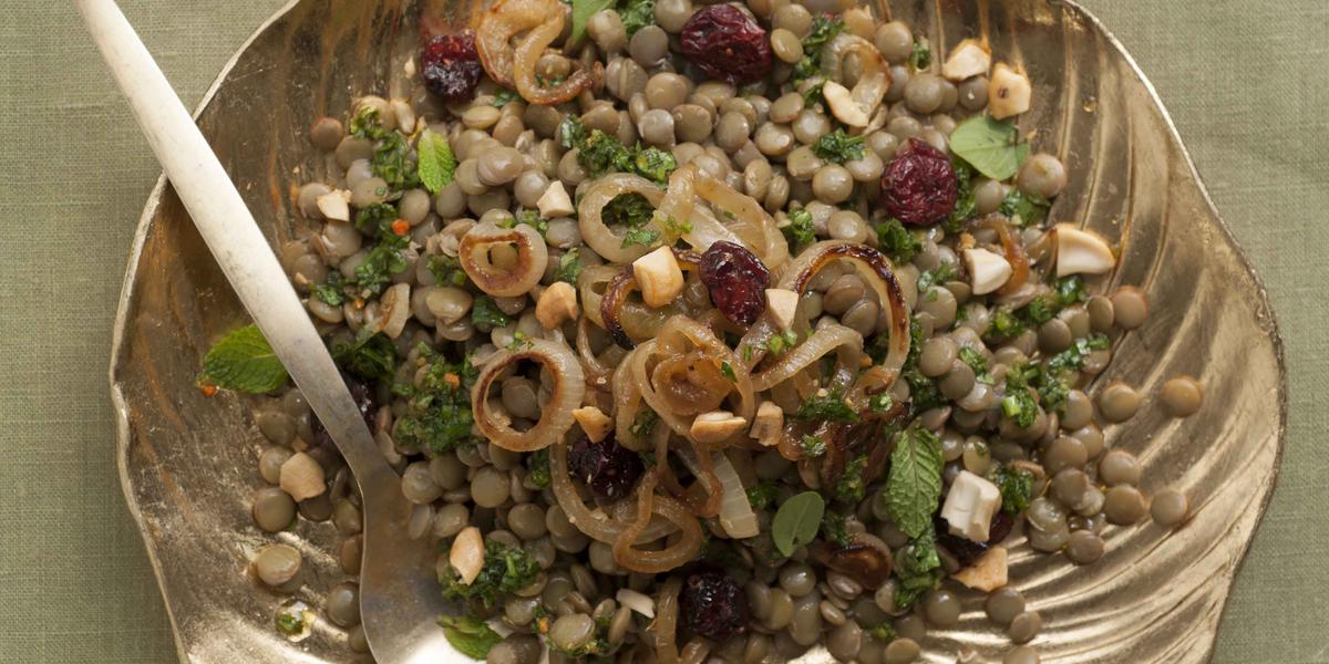 Receitas de lentilha: Salada de Lentilha, Cebolas Douradas e Salsa de Ervas
