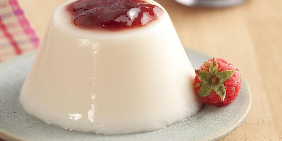 Receitas com iogurte: Flan de Iogurte com Calda de Geleia
