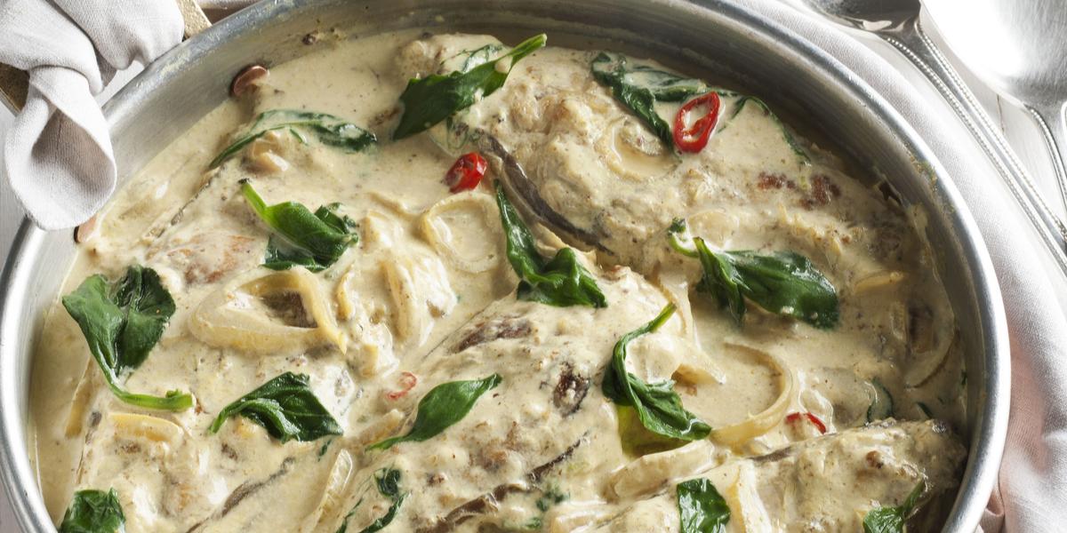 Receitas com espinafre: Pescada ao Molho de Curry com Espinafre