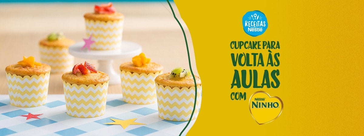 Cupcake para volta às aulas com Ninho Imagem de uma receita de cupcake colorido com frutas e ao lado direito o título da receita e as logomarcas.