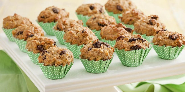 Bolinho Integral de Banana e Passas sem Açúcar Bolinho Integral de Banana e Passas sem Açúcar