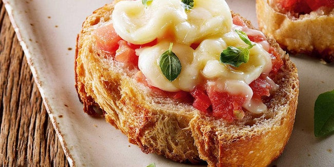 Bruschettas de Tomate e Mozarela de Búfala