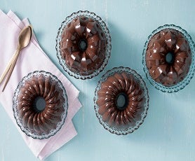 Gosta de chocolates e não sabe o que fazer para essa Páscoa? Confira nessa foodlist receitas variadas para você utilizar da m