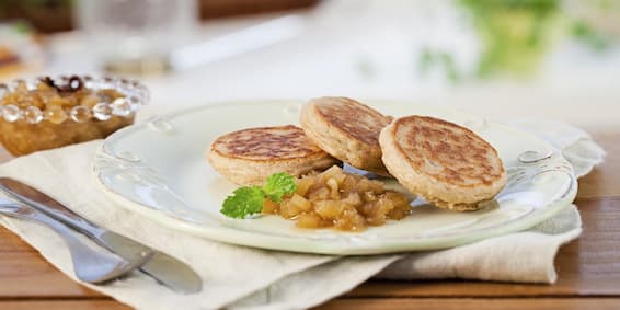 Mini Pancake de Aveia Sem Glúten com Geleia de Abacaxi