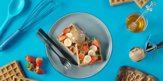 Waffle com Sorvete, Frutas e Mel