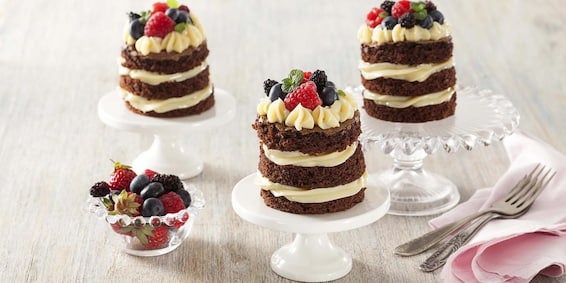 Mini Naked Cake com Moça de Colher