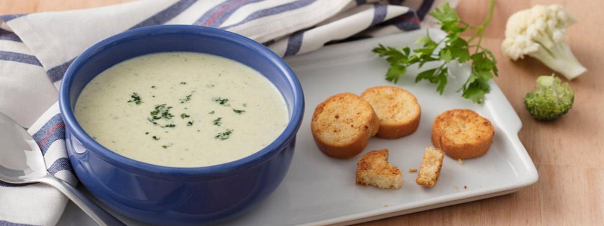 Sopa Cremosa de Couve-flor e Brócolis Sopa Cremosa de Couve-flor e Brócolis