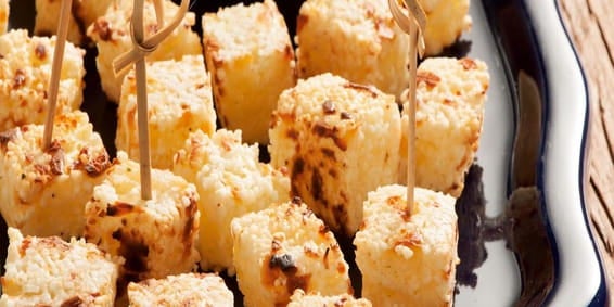 Dadinhos de Tapioca com Molho Picante