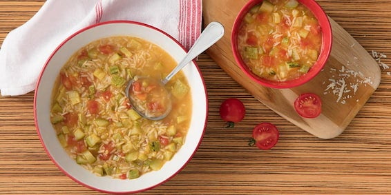 Sopa Caseira de Arroz e Abobrinha