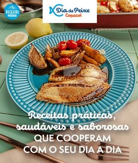  Imagem de um prato azul com uma receita de peixe