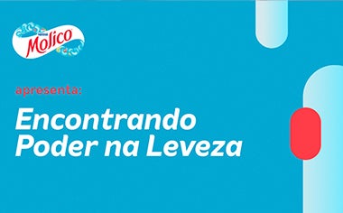 Fotografia em um fundo azul, um texto e logo de Molico.