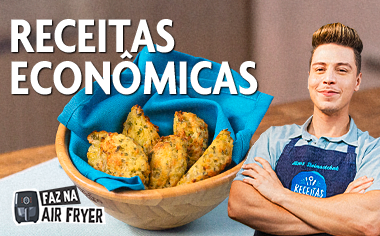 Receitas Econômicas na Air Fryer _ Sabores Incríveis gastando pouco_380x236.png Receitas econômicas na Air Fryer, com pedaços de bolinho de arroz dourados em uma tigela e apresentador ao lado.