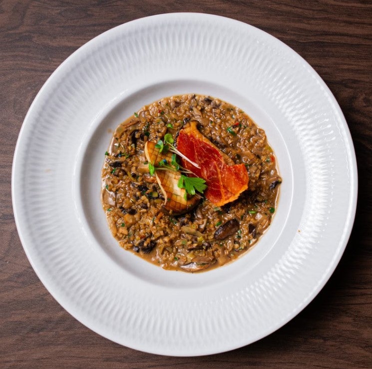 Risoto de aveia rústica com cogumelos.