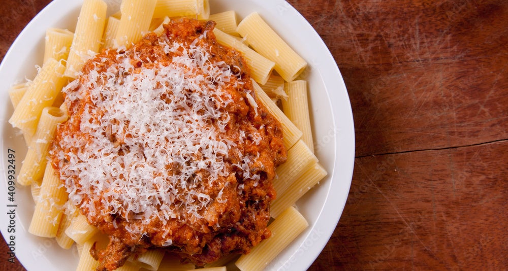 Macarrão com Ragú de Costela e Agrião