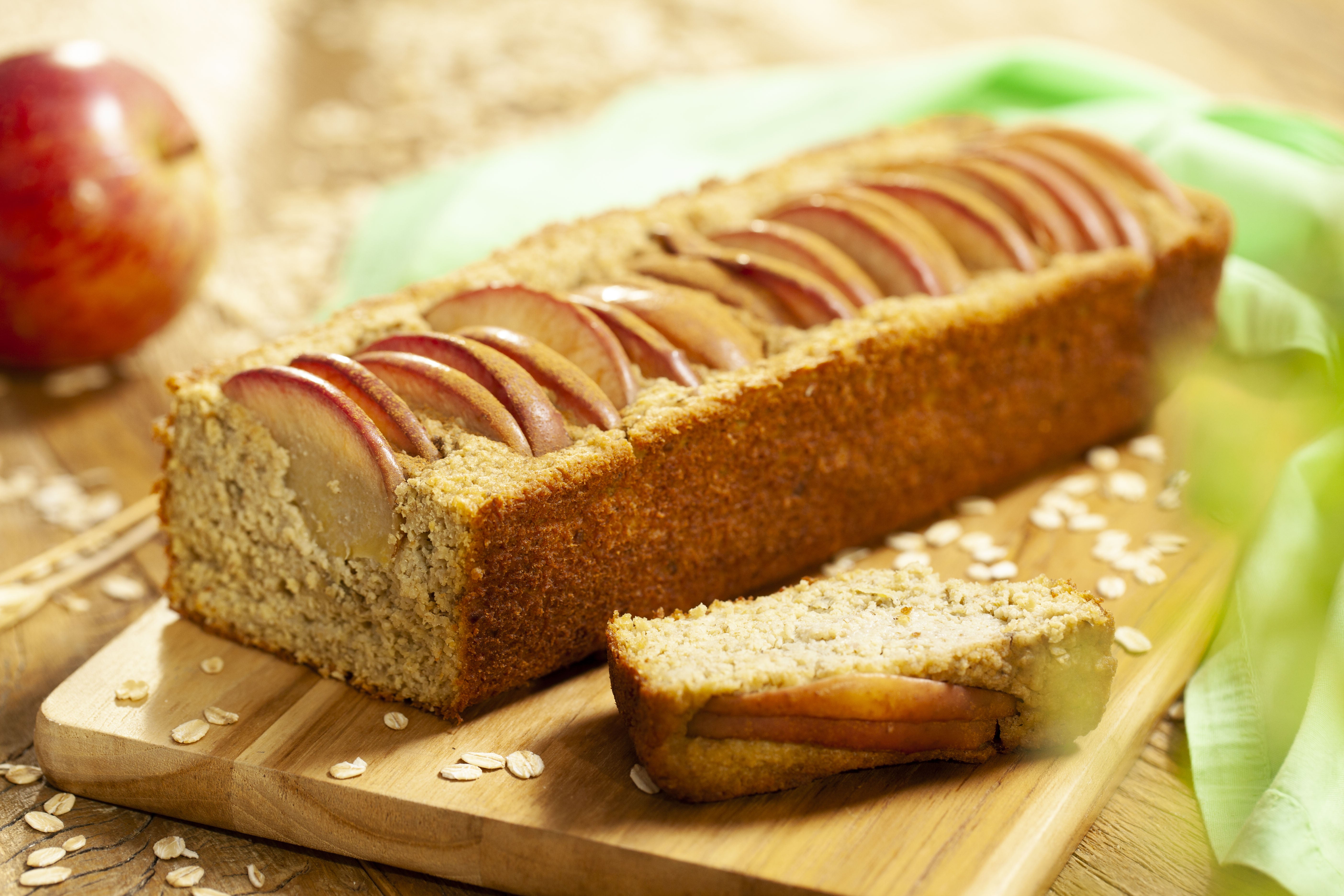 Bolo de canela, maçã e banana. Vai resistir?