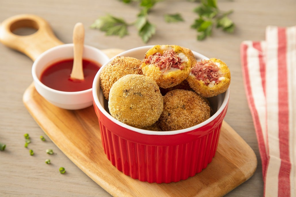 Receita de Bolinho de Milho com Carne Seca