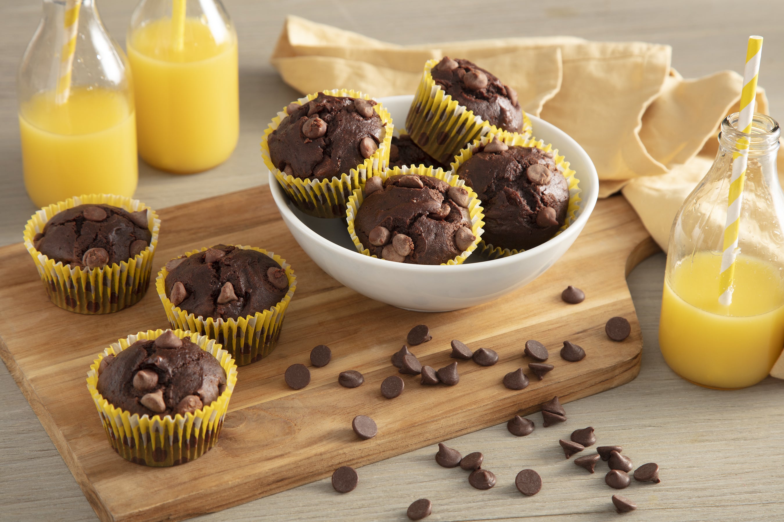 Como Fazer Bolo Fofo de Chocolate Com CUPCAKE (Jogos de Cozinhar