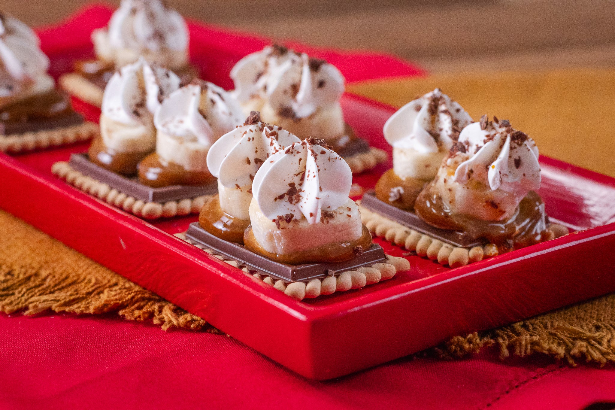 Receita de Barrinha de Banoffee com NESTLÉ Choco Biscuit