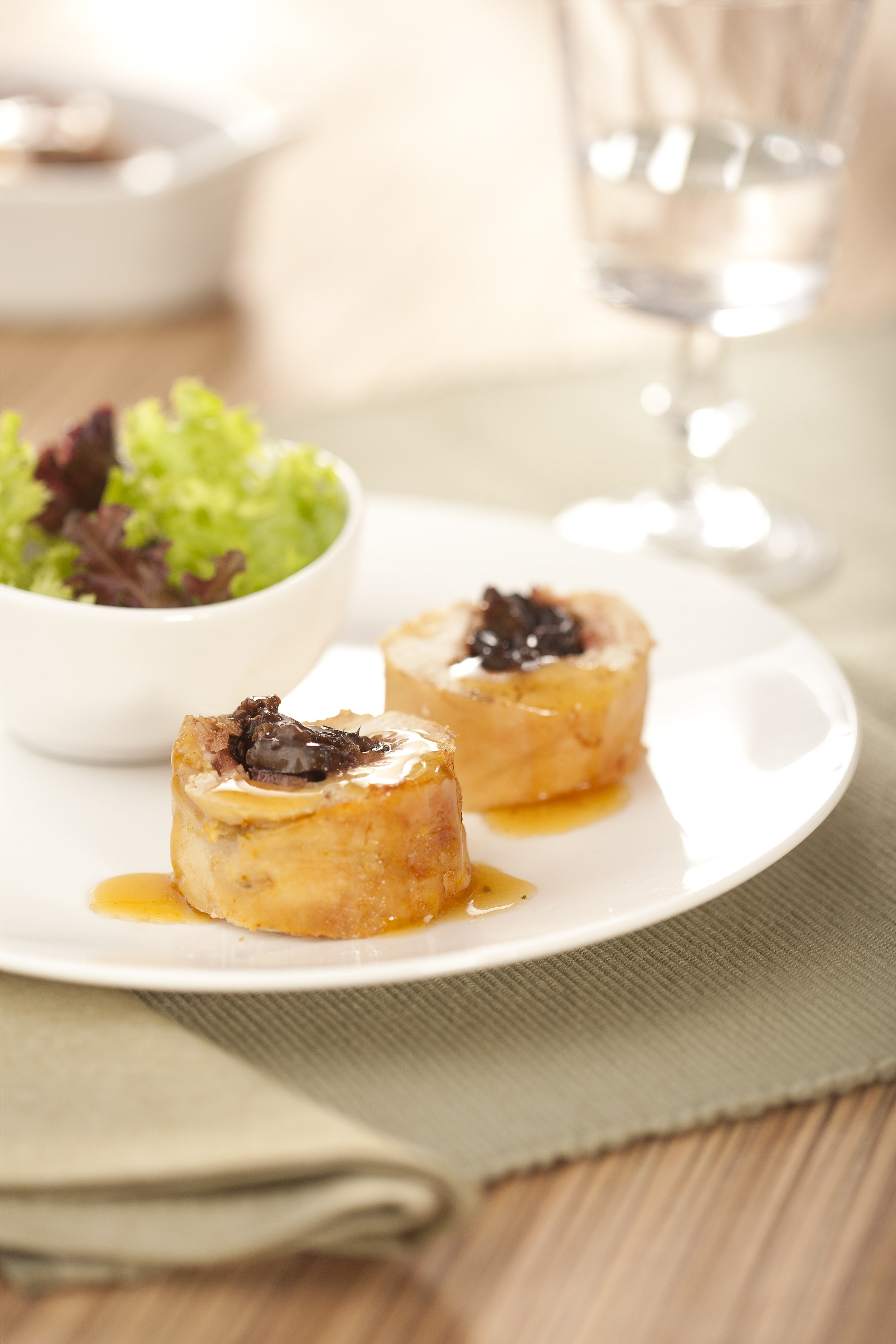 Receita de Rocambole de Filé de Frango com Funghi e Cebola Roxa