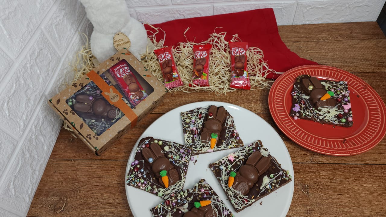 Barra de Chocolate para Páscoa feita com KitKat Bunny