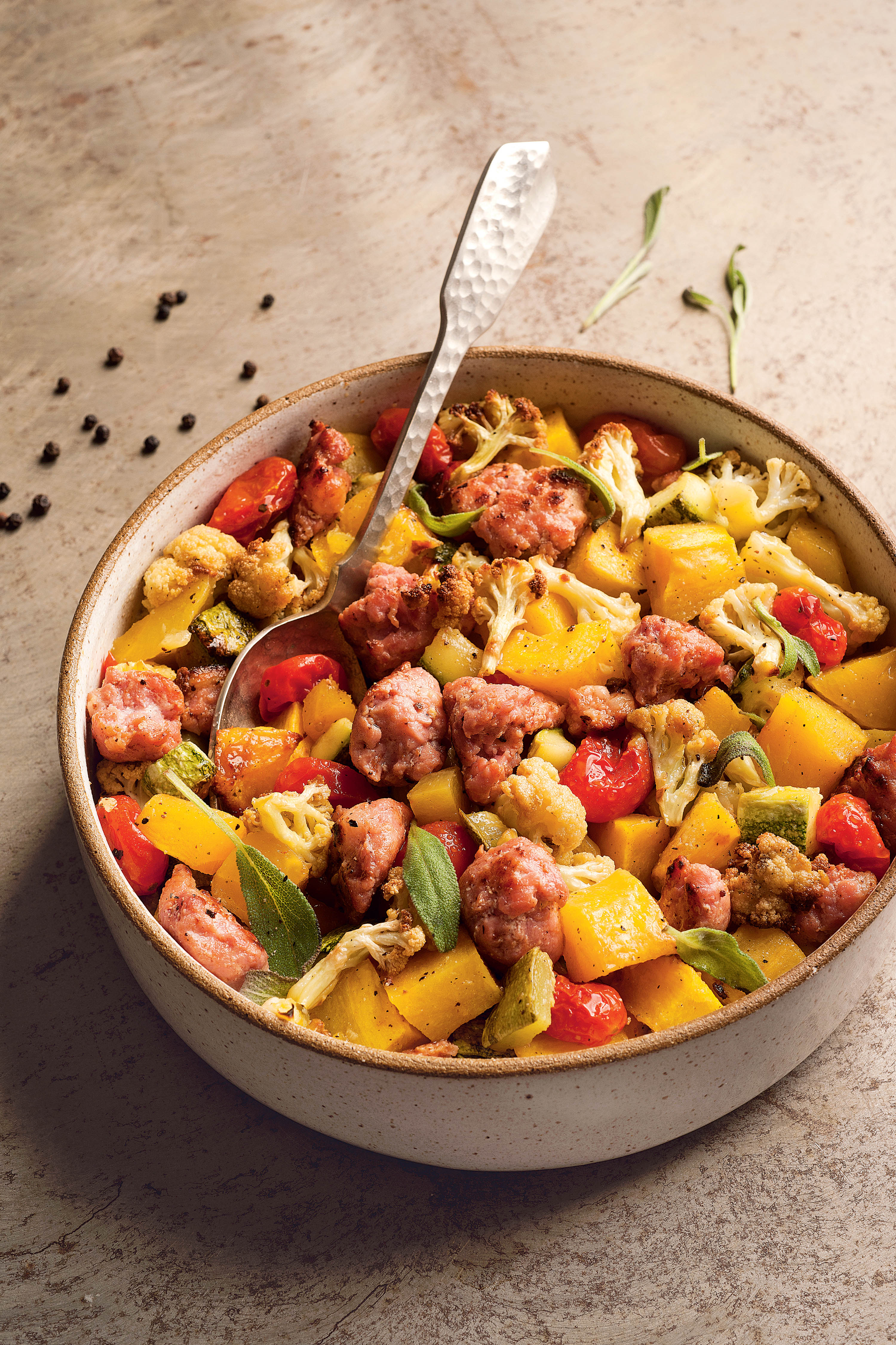 Linguiça com Legumes ao Forno