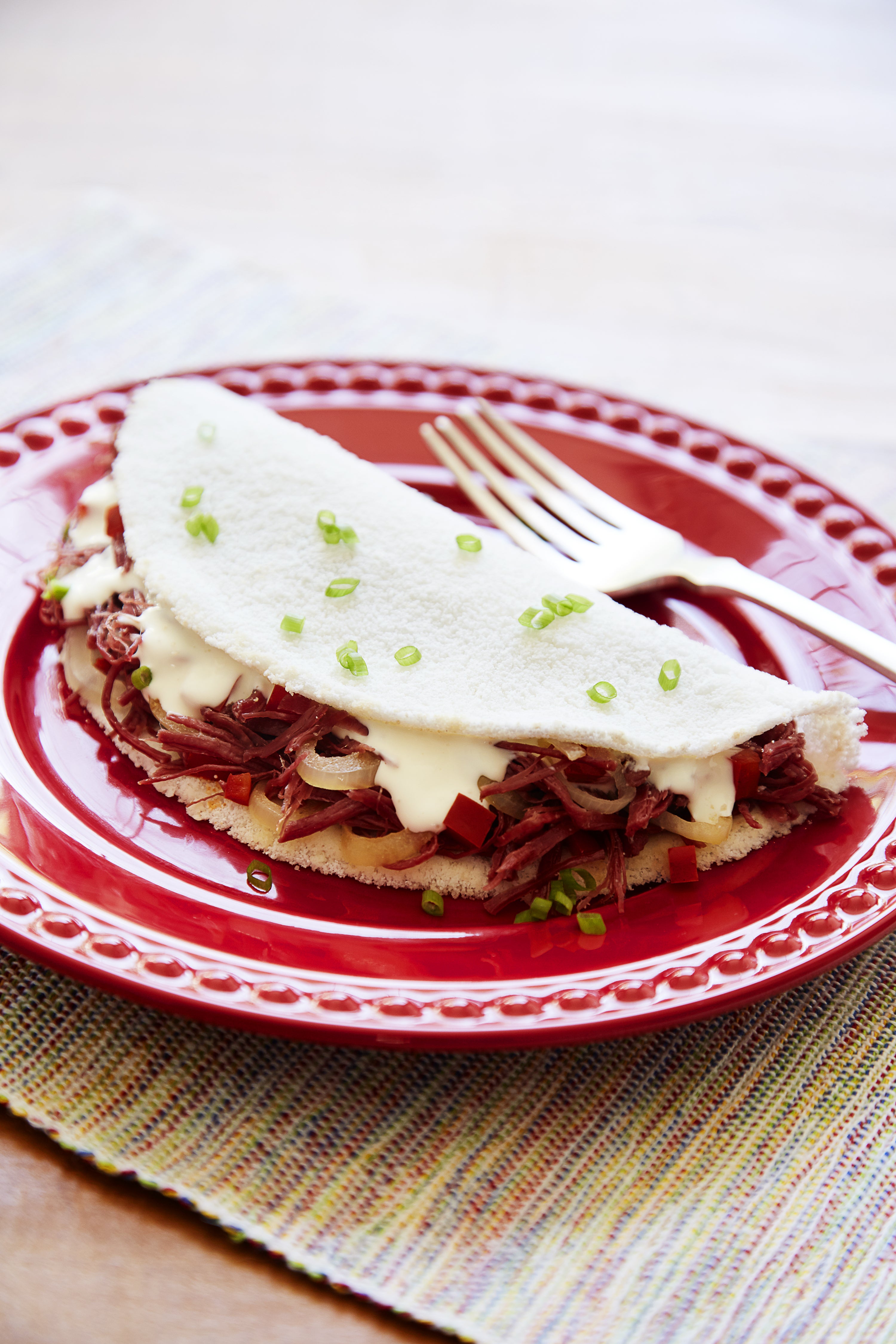 Tapioca com Carne-Seca e Creme de Queijo Coalho