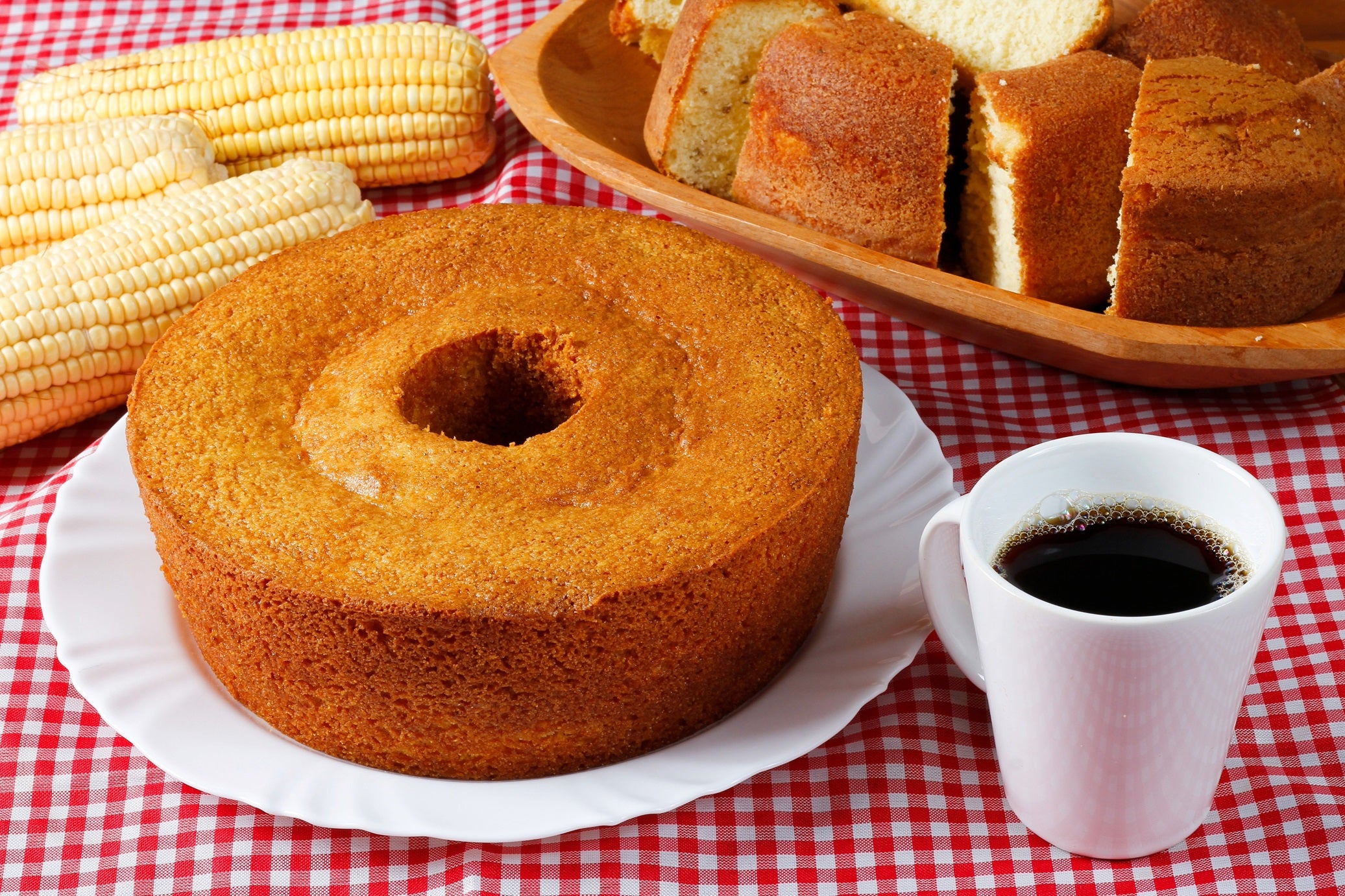 Receita de Bolo de Milho Fofinho com Coco Ralado