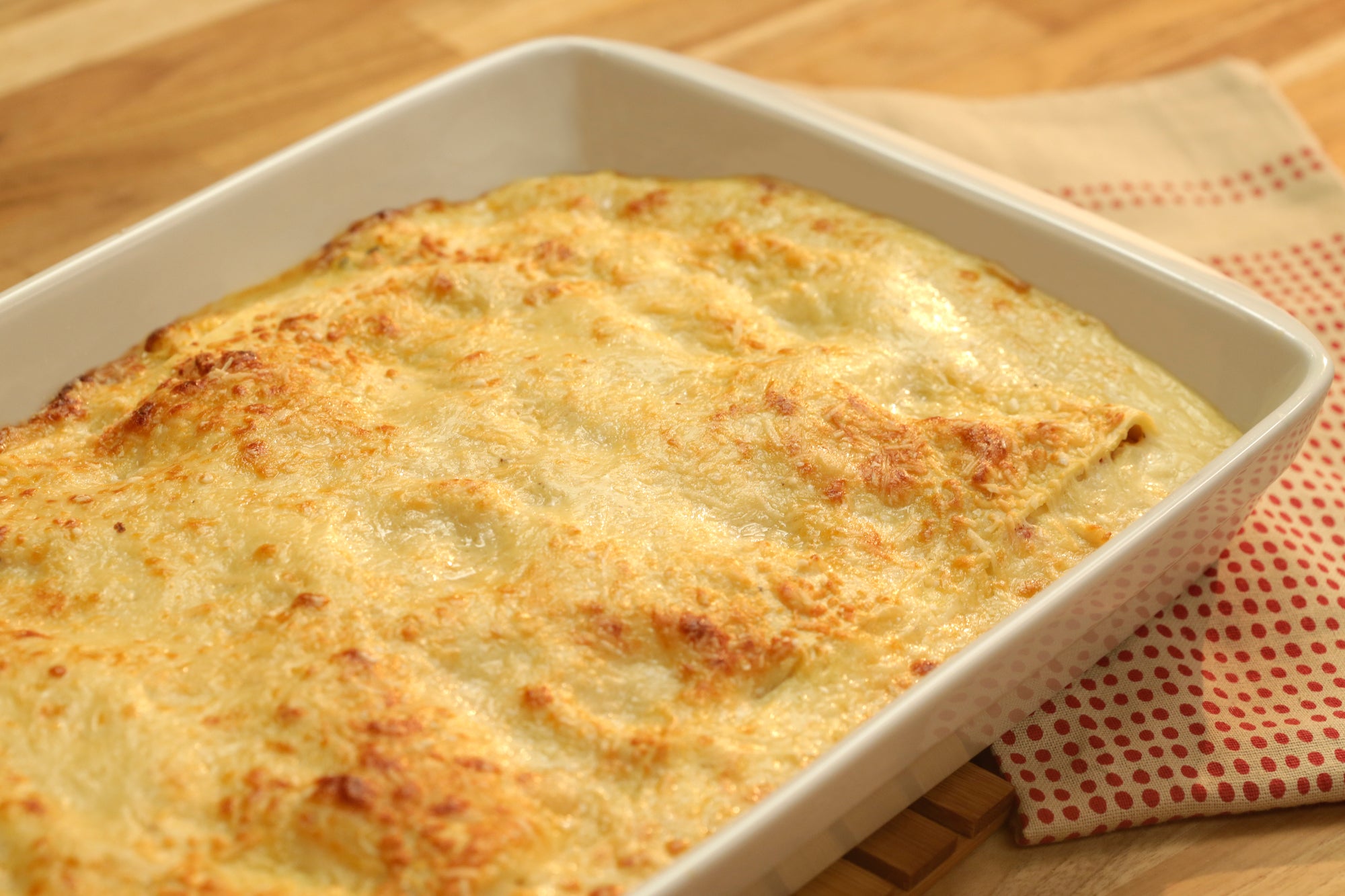 Lasanha de Frango com Molho Branco Cremoso: Fácil e Gratinada