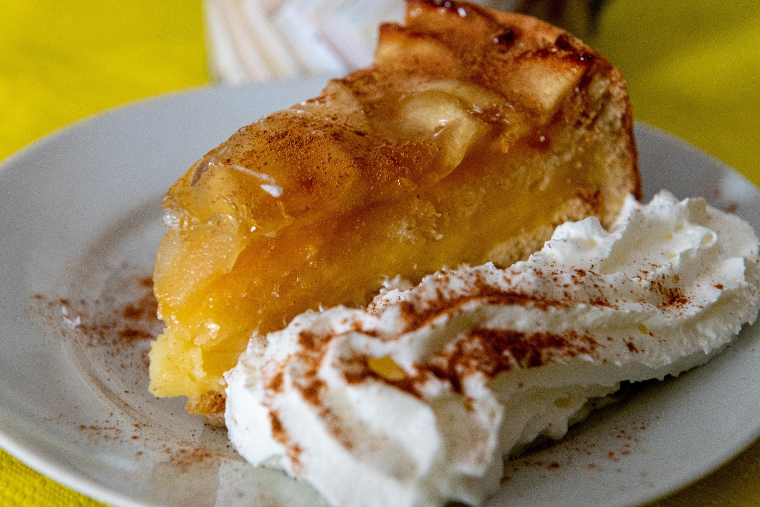 Bolo de Maçãs e Iogurte